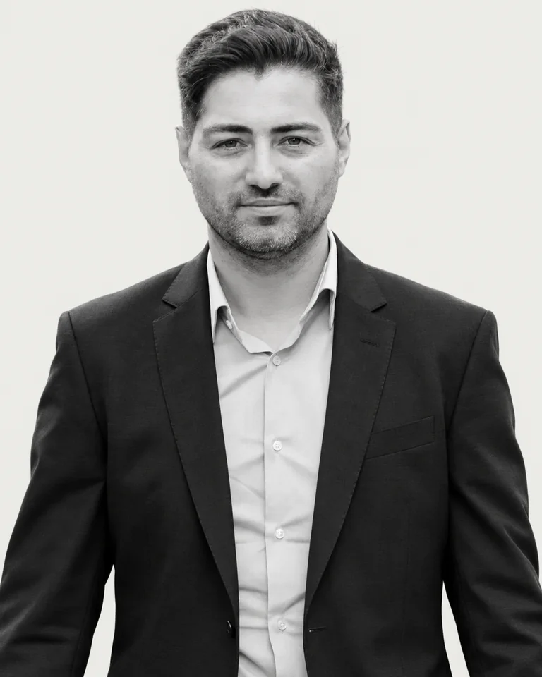Marius Alexandru Gheorghe, portret monocrom